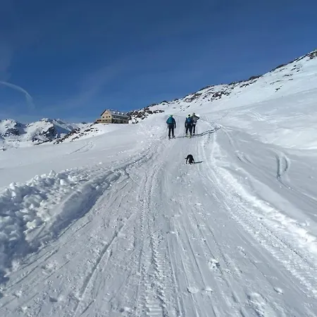 Hochmuth Apartament *